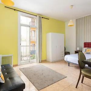 apartaments-clot-sant-marti.topbarcelonahotels.com/